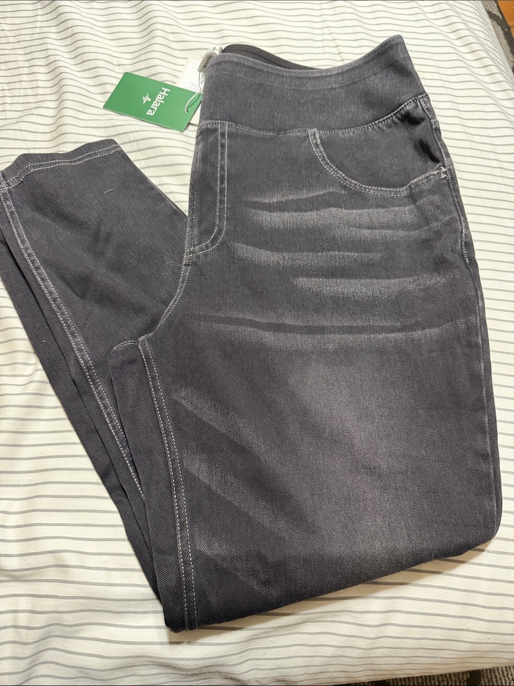 HALARA Women's Pull-On Jeggings in Dark Gray Wash 7/8. 24” inseam.